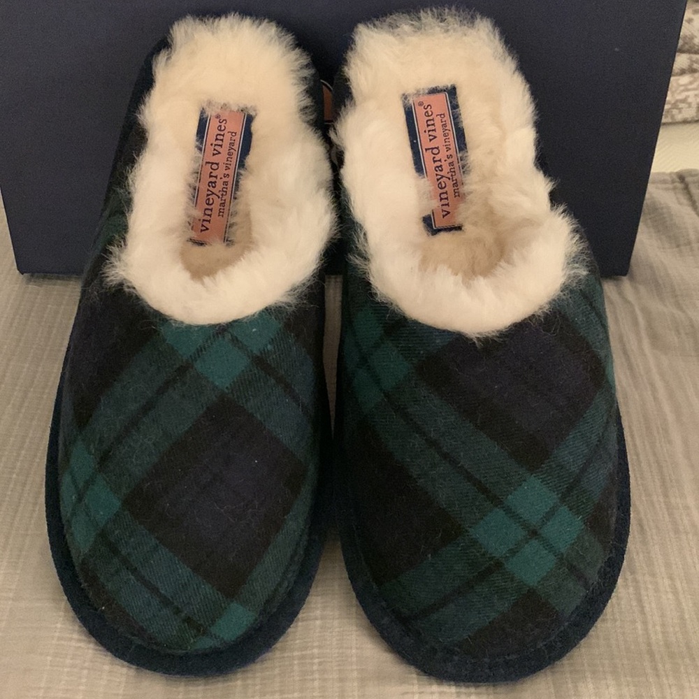 Vineyard Vines Slippers